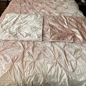 Z Gallerie Rose Velvet Duvet & Sham Set – Gorgeous, Luxurious